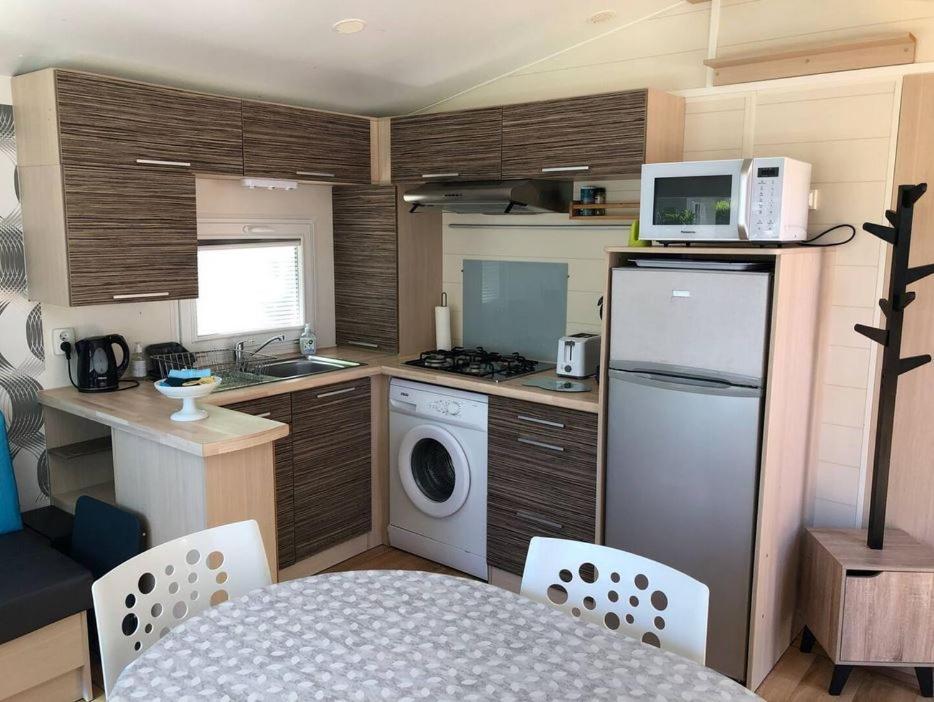 Mobilhome 4/6 Personnes Proche La Palmyre, Royan Camping